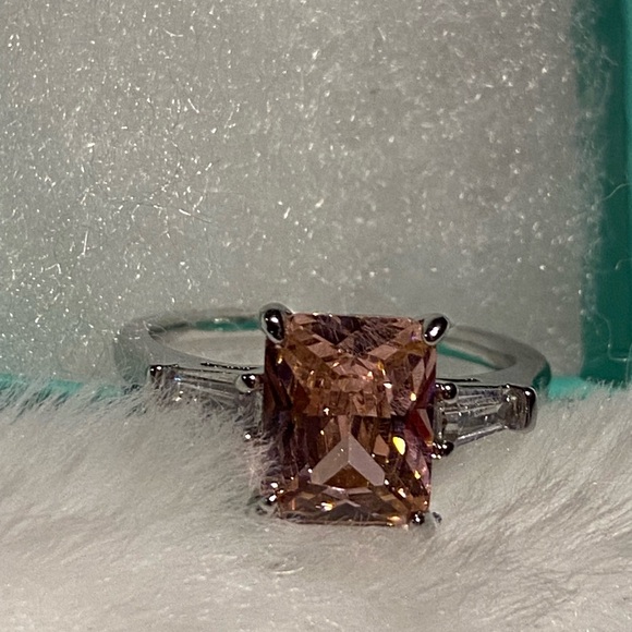 Elegant Pink and Silver Women's Ring - Picture 4 of 7